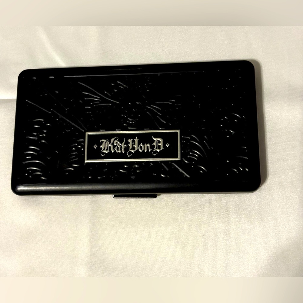 Kat Von D eyeshadow palette